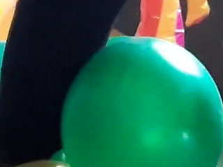 Balloon Garland: How Long Will the Balloons Stay Intact?