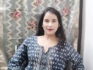 Desi aunty ko saman dene ke bahane pel diya