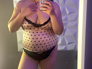 ENJOY HOW I UNDRESS IN FRONT OF YOU