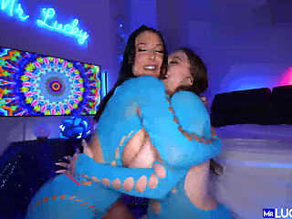 Busty Angela White And Amber Bloom Share Pleasure With Lucky Dick