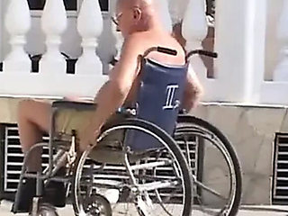 Granny Outdoor Blowjob and Cumshot - English Hairless Pussy