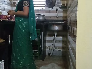 Desi bhabi ki kitchen me chudai video with brother in law