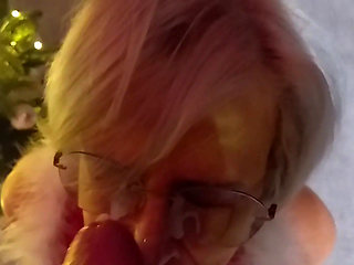 German Grandma Celebrates the Hottest Christmas with Lots of Fun