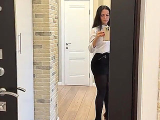Giantess Crushing in Pantyhose and High Heels
