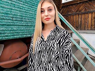 Gorgeous Milf Hostess Gets Rate Cut from Employee