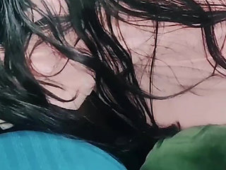 Bhabhi ne Chocolate llgakr nekala pani