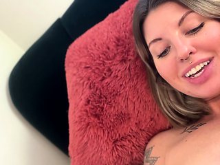 Amateur brunette ariana marie solo toying