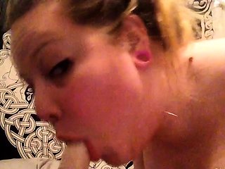 Hot amateur blonde pregnant toying her pussy solo