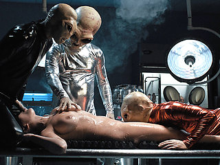 Aliens Gangbang Bukkake - Rissa May