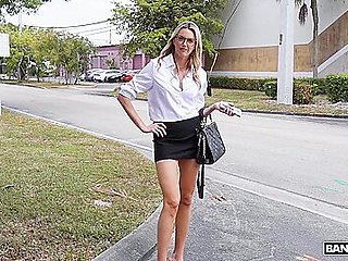 Tall Girl Alli - Horny Tall Girl Needs Bbc