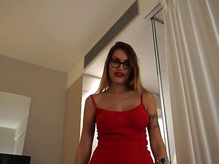 Diva del Tubo shows her boobs to wankers