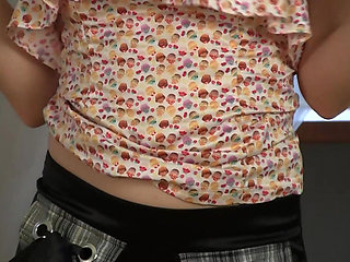 Amira S Gets On That Desk To Pleasure That Horny Clit & Labia!