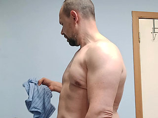 I show off my body and my cock