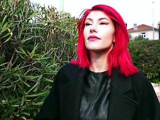 Oney, 23, welcomes us to her home in Aix-en-Provence to try... anal! - Jacquie et Michel TV