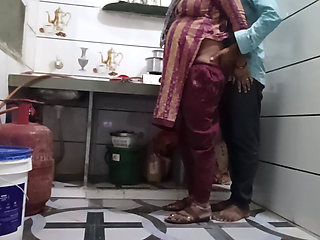 Padosi Ne pahla kitchen mein