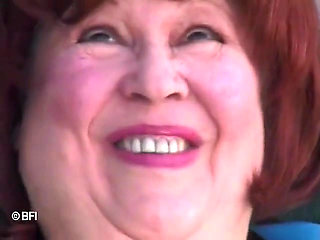 Redhead gilf loves pleasuring herself