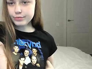 Hot amateur webcam teen masturbates for their fans