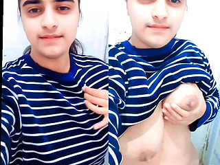 Desi hornny girl Fingring her self pusy xvideo viral mms