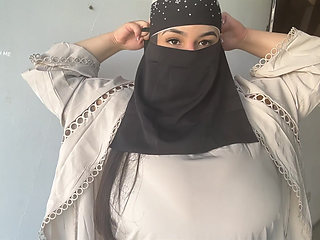 Cute hijabi American muslim whore tries on clothes for your cum