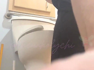 Desperate Public Pissing