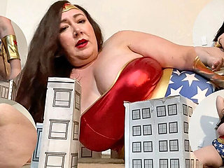 Giant Wonder Woman Lost in Your City – Cutejayne Cosplay BBW Big Tits