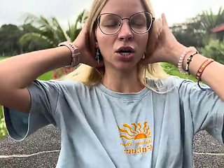 How an AI girlfriend can help you or break you