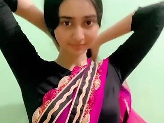 Desi Girl in Desi Dress Showing Her Tits