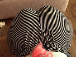 My wife shows off her big ass in leggings they look so sexy on her