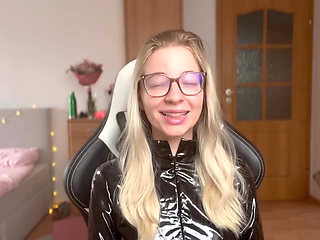 All You Need to Know About Latex Fetish (pvc, Leather)