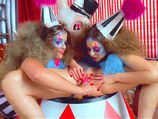 Wild blonde babes brings toys to the threesome