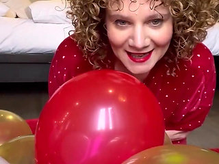 Merce Masturbates with Balloons, She's Super Horny, Look at Her Pussy
