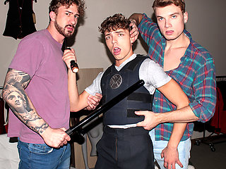 Covering the Law's Ass with Cum: Who's in Charge Now? - PigBottoms