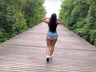 He Took Me for a Ride and I Ended up Giving My Ass Inside the Car