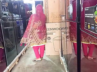 Midnight Secret Meet with Boyfriend - Indian College Girl First Time Hardcore Sex