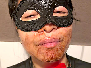 Perverted marriage cunt gets smeared with chocolate and face fucked