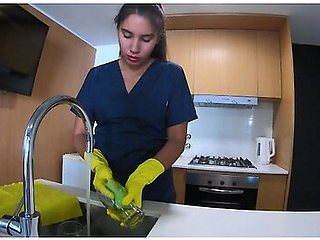 I Discover A Secret Of The Maid And She Pays Me With Sex