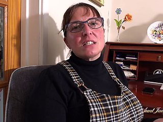 Sexual side piece at mature milf pov scene