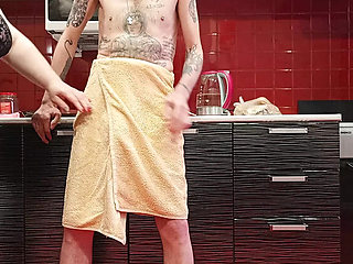 Hot MILF Mom Catches My Boner and Sucks My Dick Till I Cum - Zona901