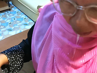 I was going to go out to Hari Raya but was punished by my husband. In the end, I didn't go.