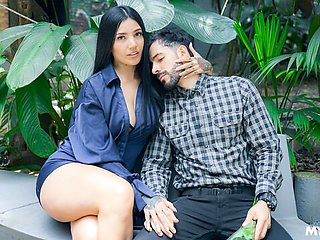 Inked brunette La Rola nicely jumping on a pretty massive sausage