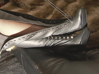 Lacing up My New Leather Thigh High Boots - HD!