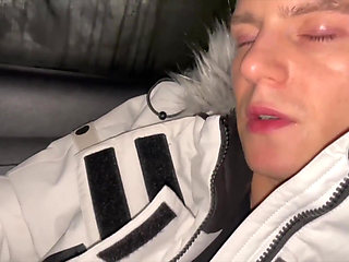 Jerks off Discreetly in the Back of a Taxi