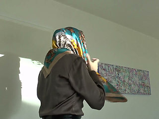 Afternoon Headscarf Try-on, Part 1 - Lady Victoria Valente