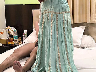 Desi Couple Puja Pujaprem Hot Hotel Sex in Delhi - Homemade Blowjob & Lovemaking