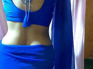 Bhabhi Solo Play Sexy figure showing Boobs