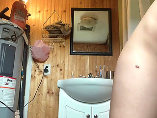 Hana Wanna Piss for You Today