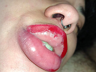 CREAMPIE ON THE SLUT'S BIG LIPS, she waits eagerly for hot milk