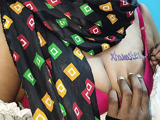 Indian Aunty Tattoo Customer,i Had Sex with Her Unexpectedly While Getting a Tattoo.romance Desi Xvideos, Hindi and Telugu