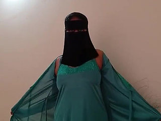 Hot wife removing bikni