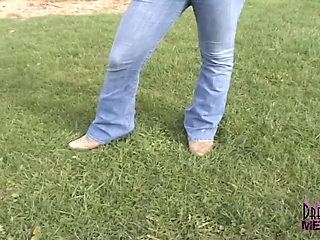 Hot cowgirl gets naked in Iowa